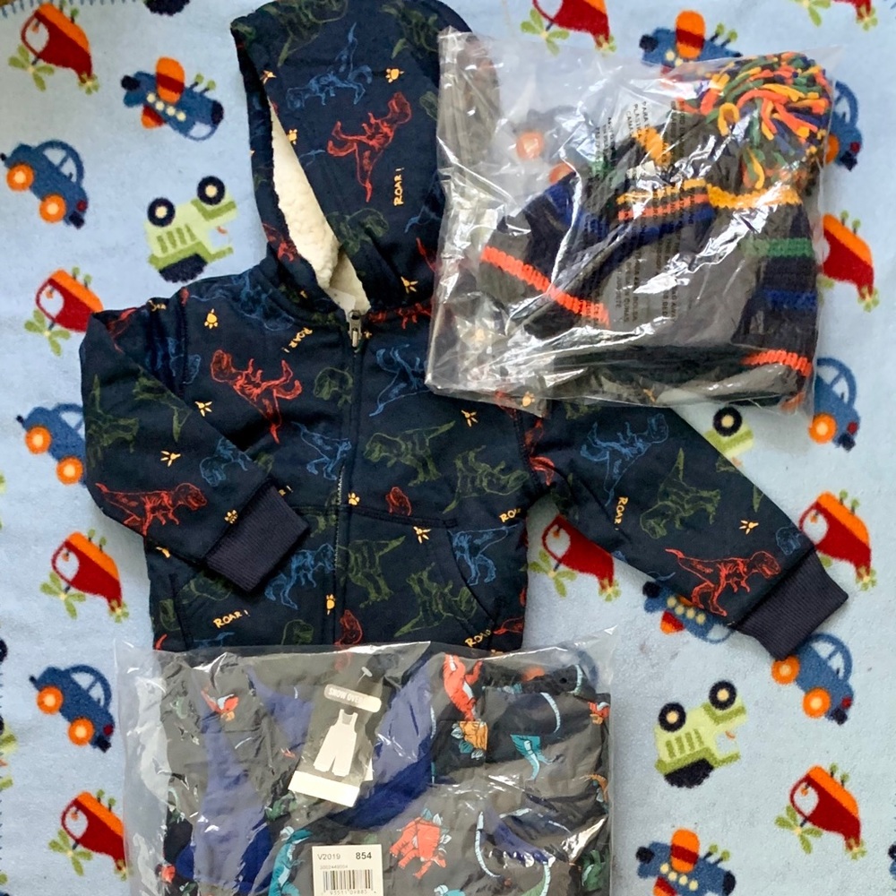 2T Coat, snow pants, mittens and Hat